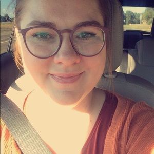 Meet your Posher, Lauren